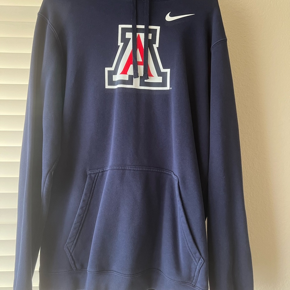 Nike Men's Navy Blue Hoodie with Logo